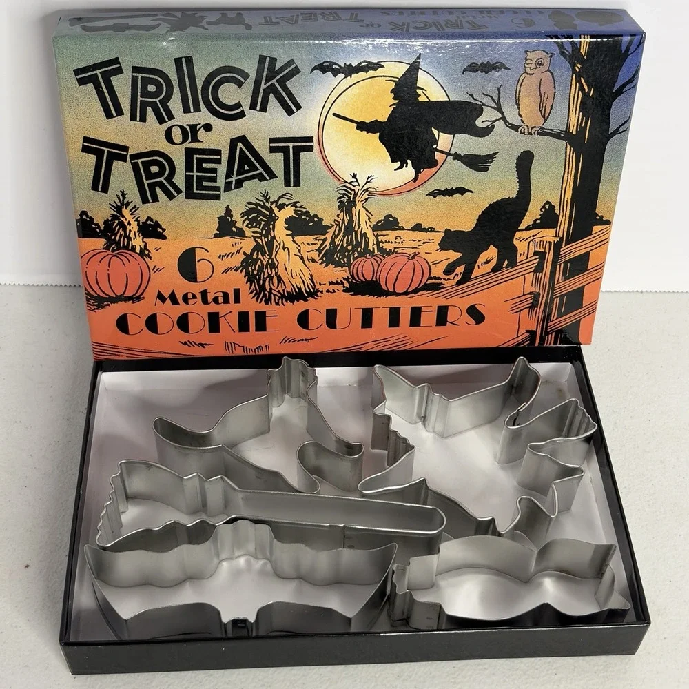 Vintage Trick Or Treat Metal Cooky Cutters Halloween Cookie Cutter Set In Box